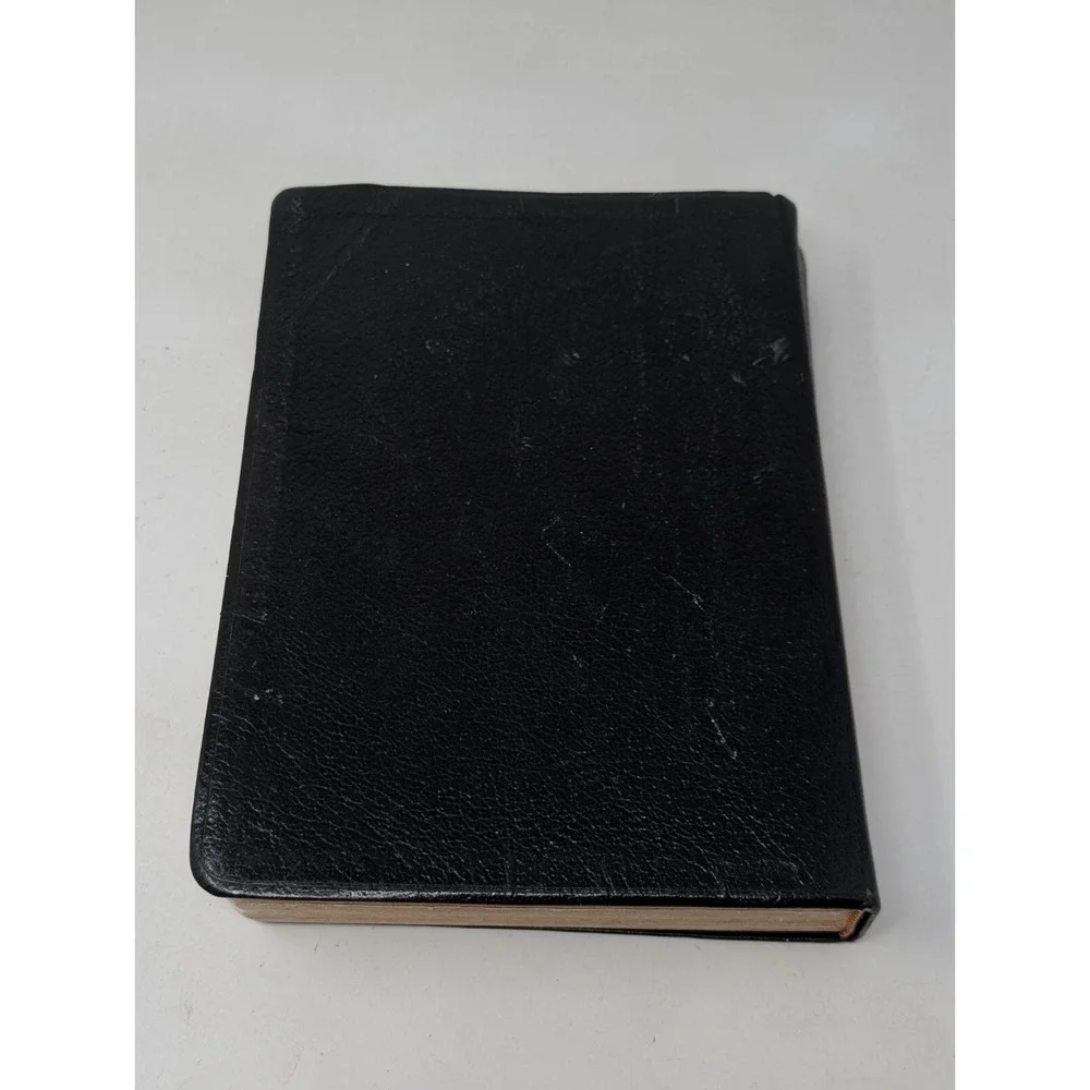 HOLY BIBLE King‎ James Red Letter Instant Indexed WORLD Self-Pronouncing Black